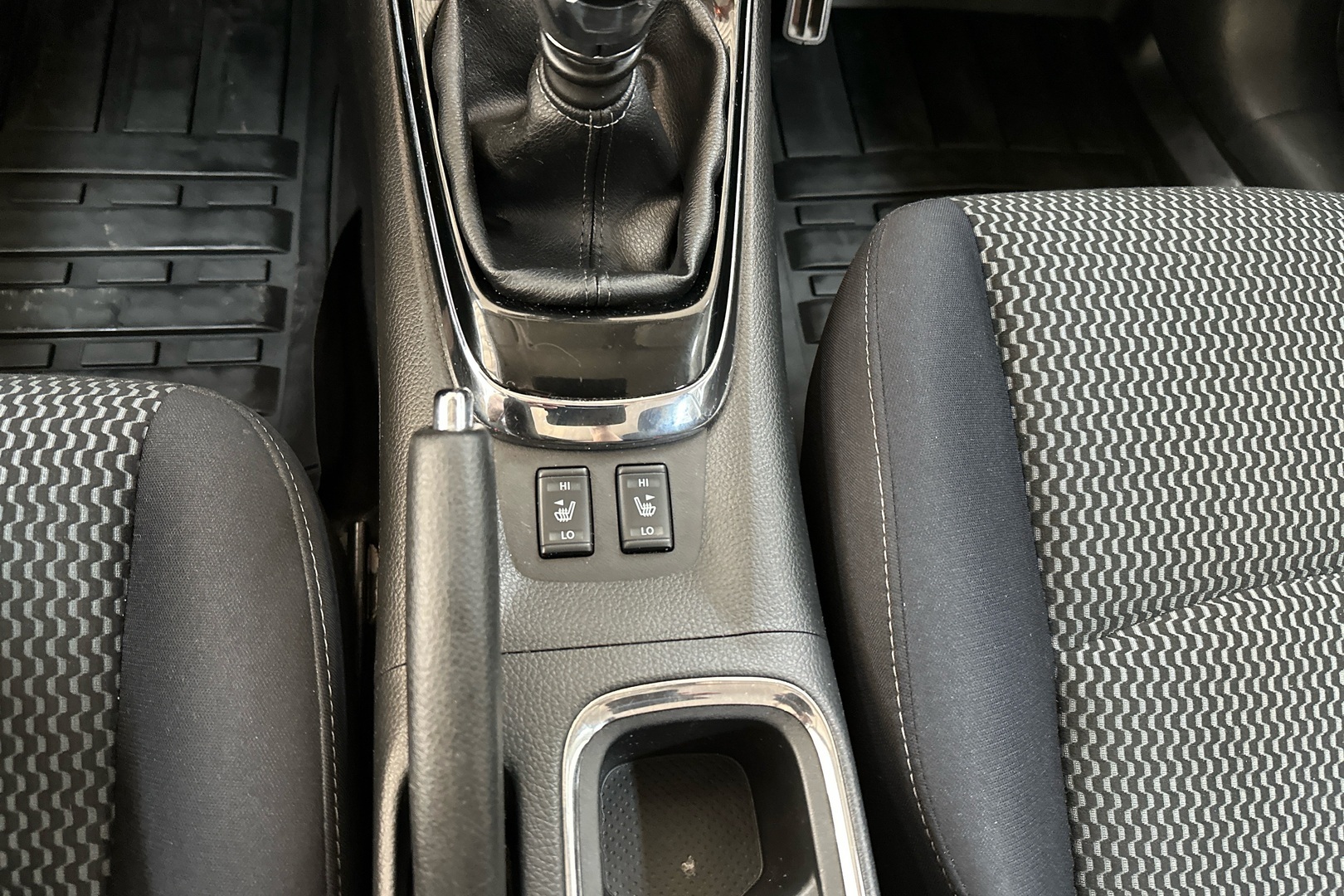 NISSAN Pulsar 2016