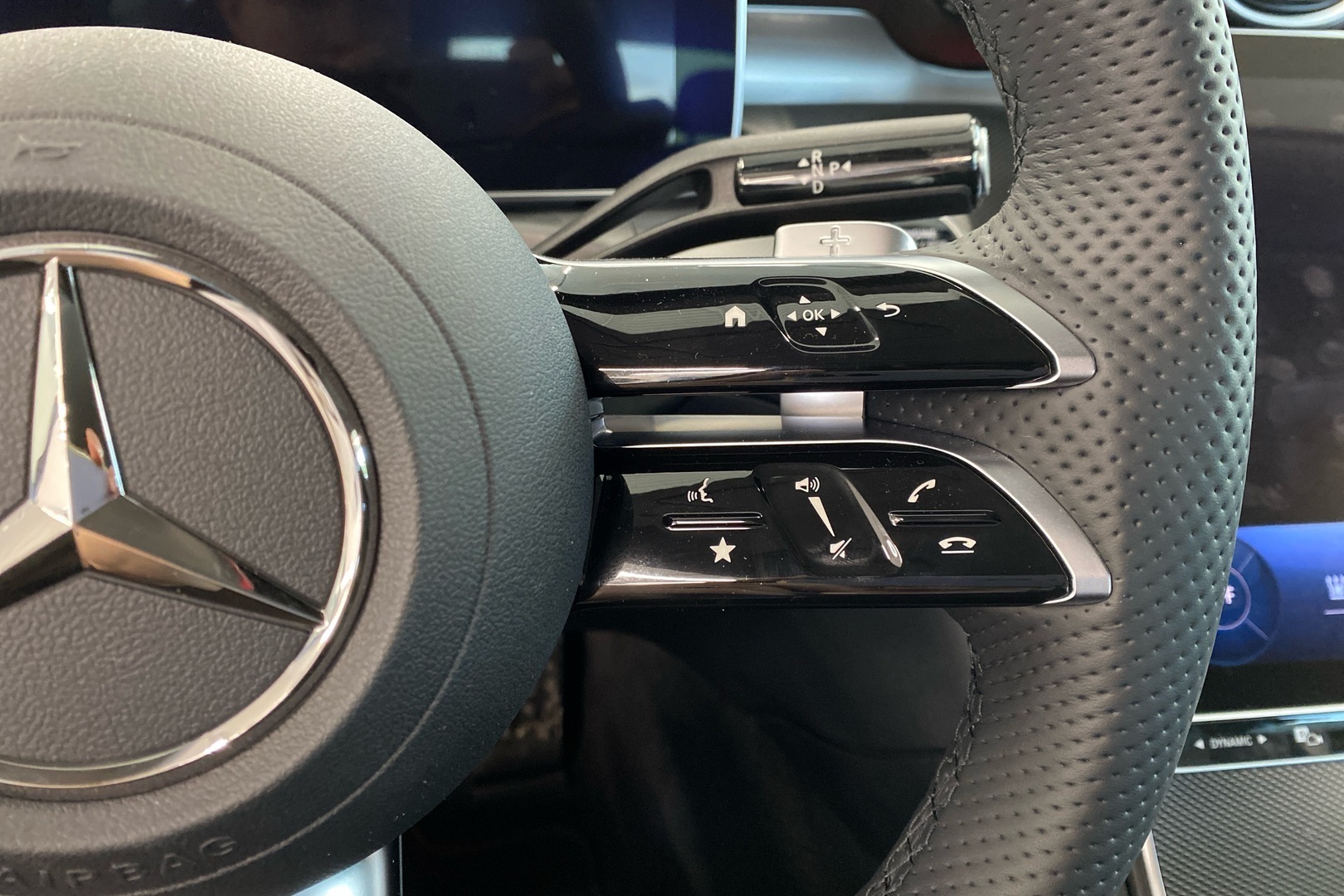 MERCEDES-BENZ C 2024