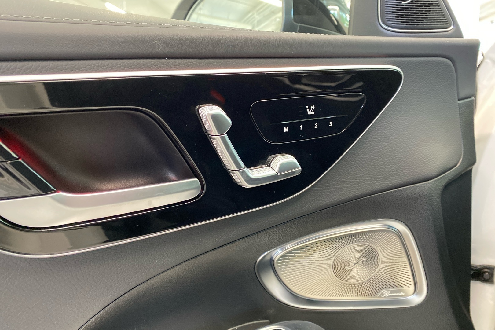 MERCEDES-BENZ C 2024