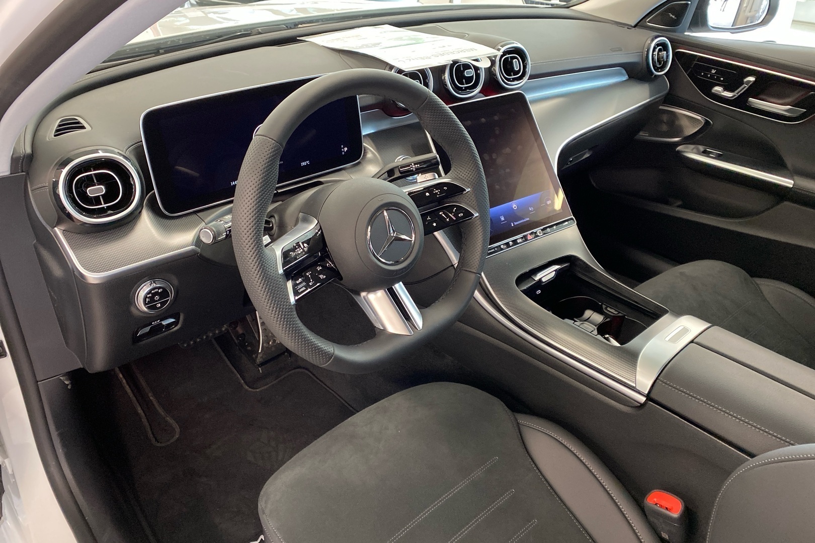 MERCEDES-BENZ C 2024