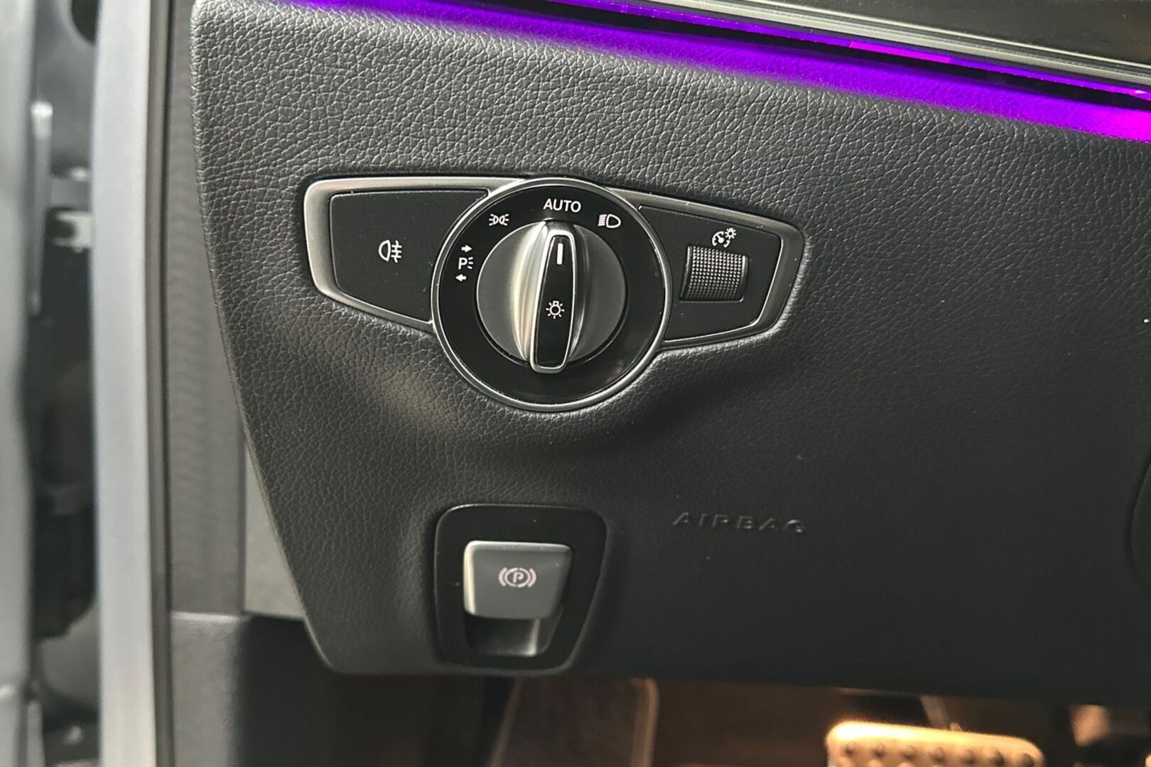 MERCEDES-BENZ E 2023