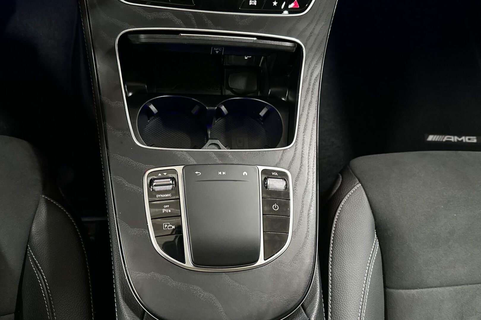 MERCEDES-BENZ E 2023