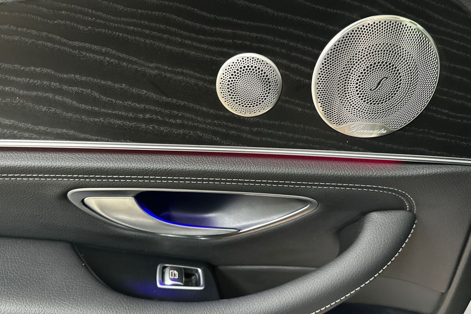 MERCEDES-BENZ E 2023