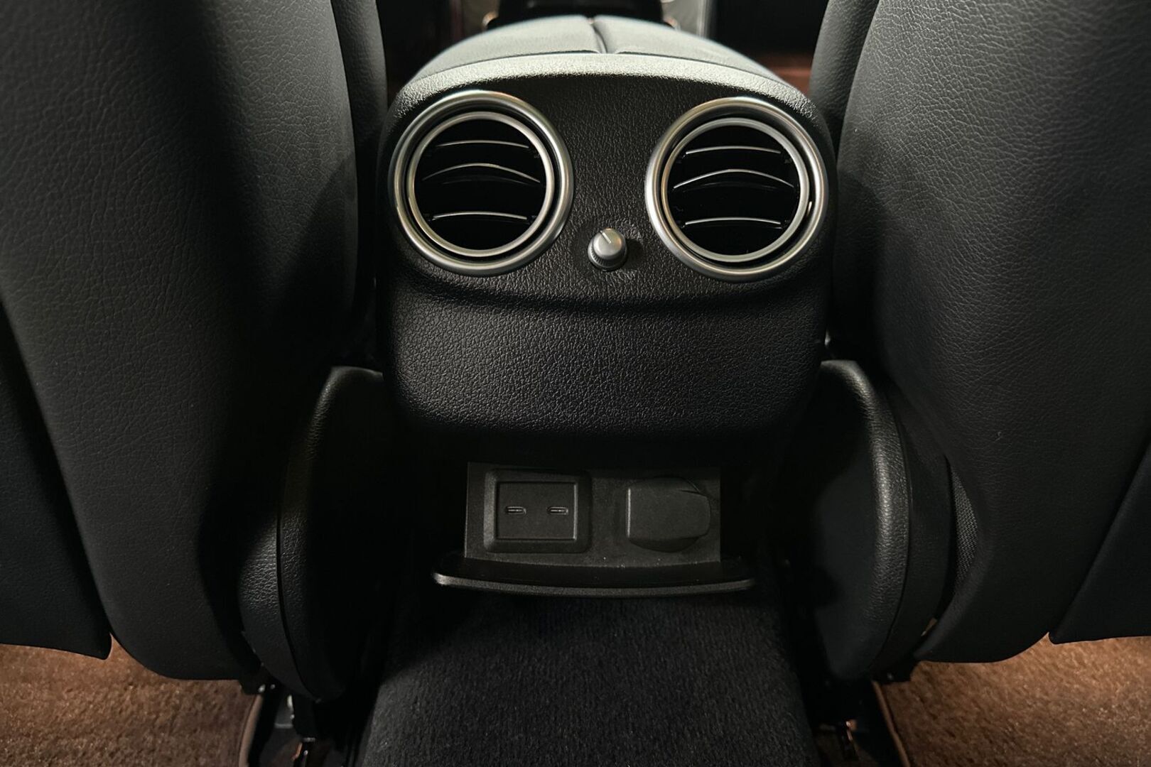 MERCEDES-BENZ E 2023