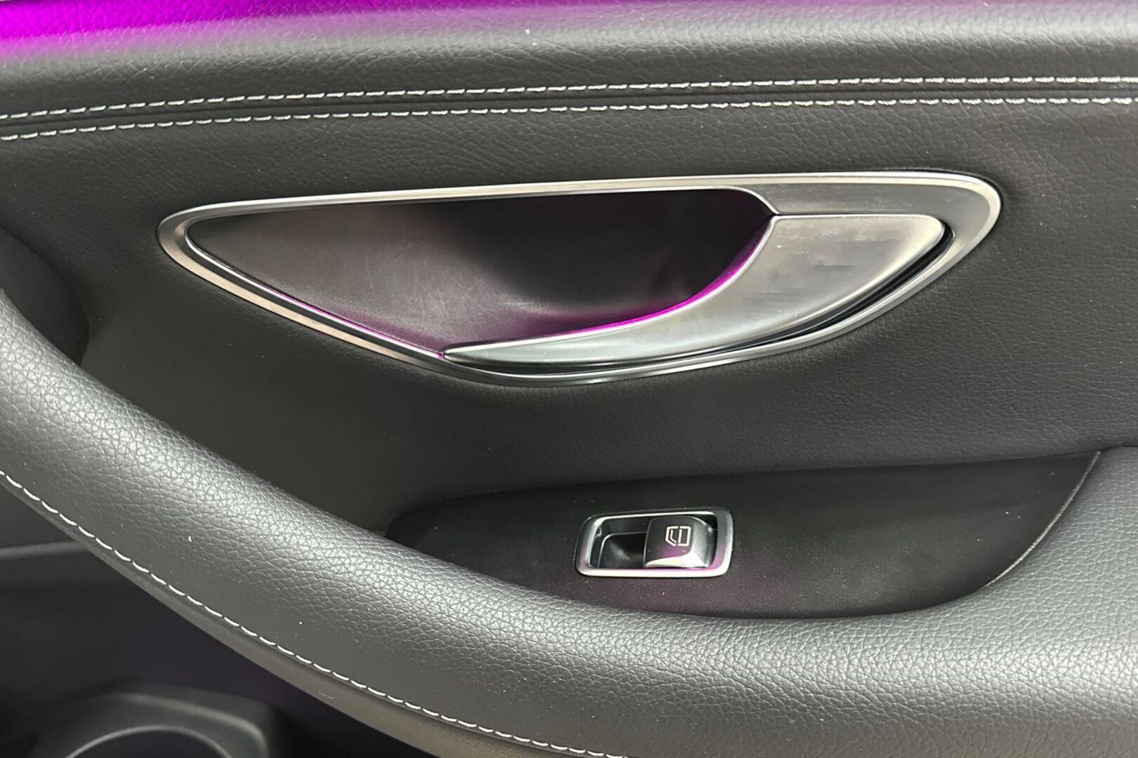MERCEDES-BENZ E 2023