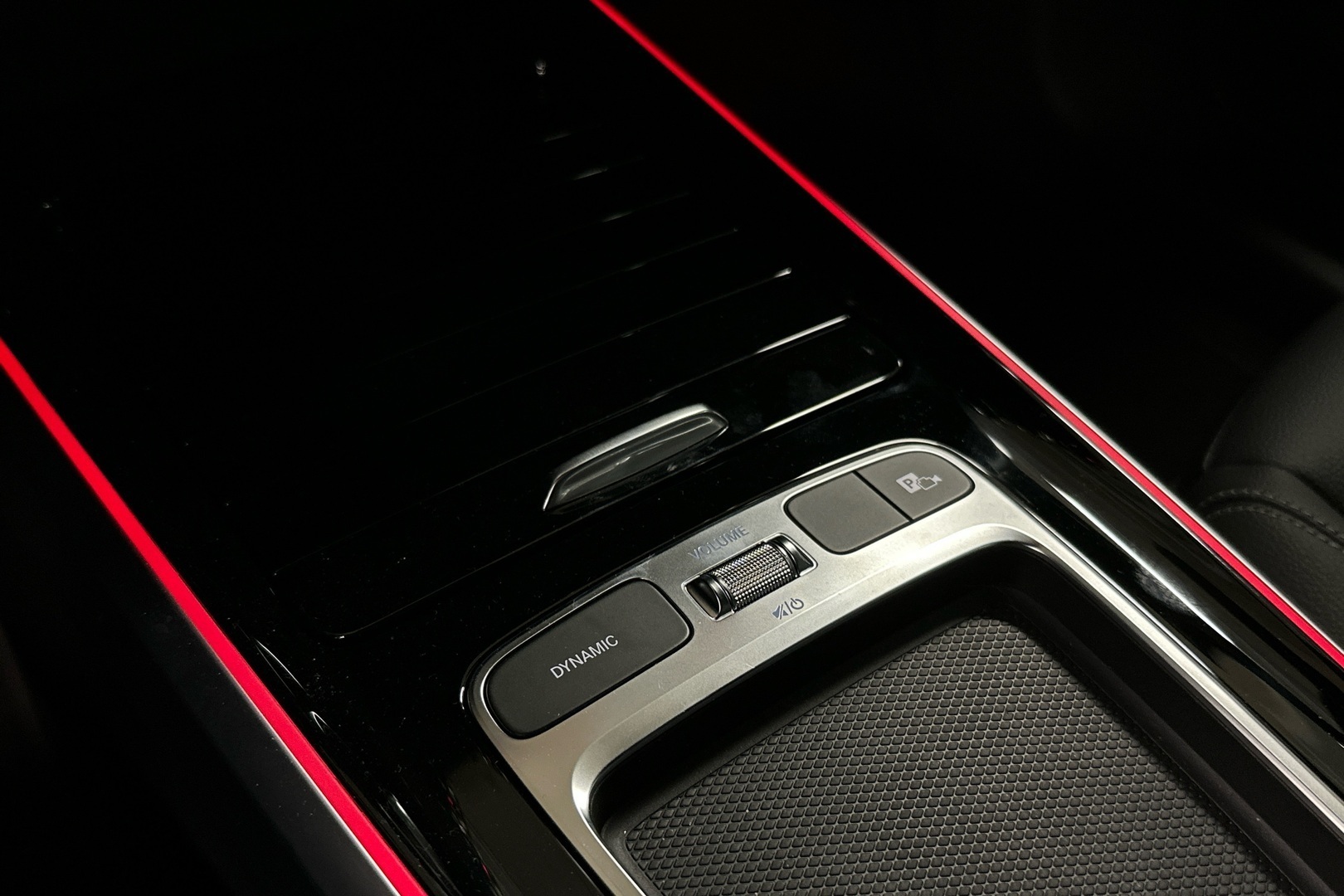 MERCEDES-BENZ EQB 2025