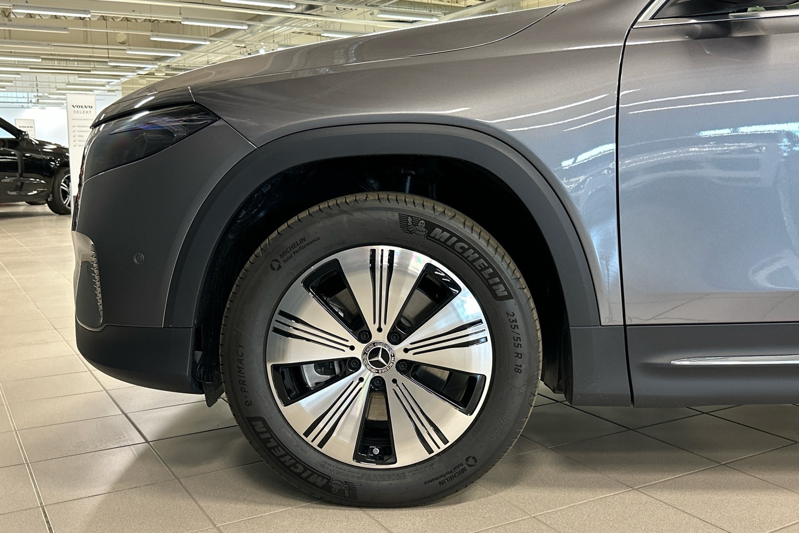 MERCEDES-BENZ EQB 2025