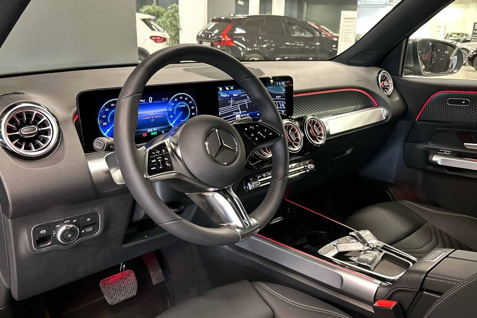 MERCEDES-BENZ EQB 2025