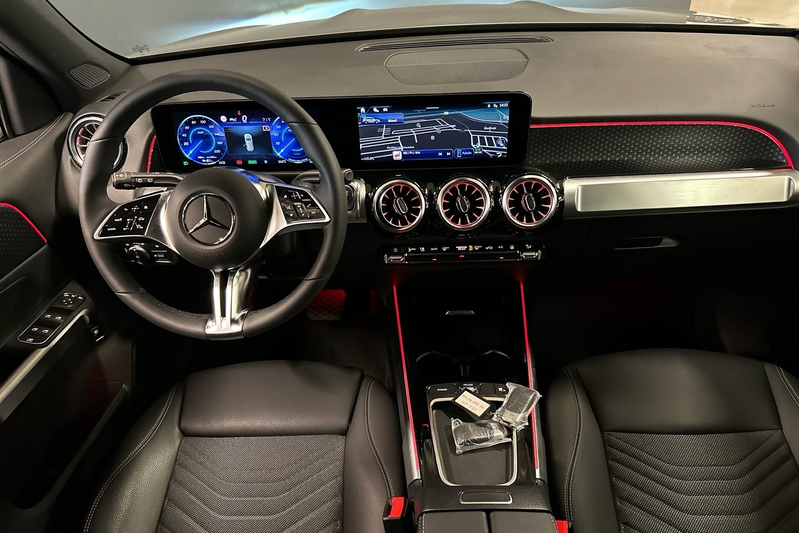 MERCEDES-BENZ EQB 2025