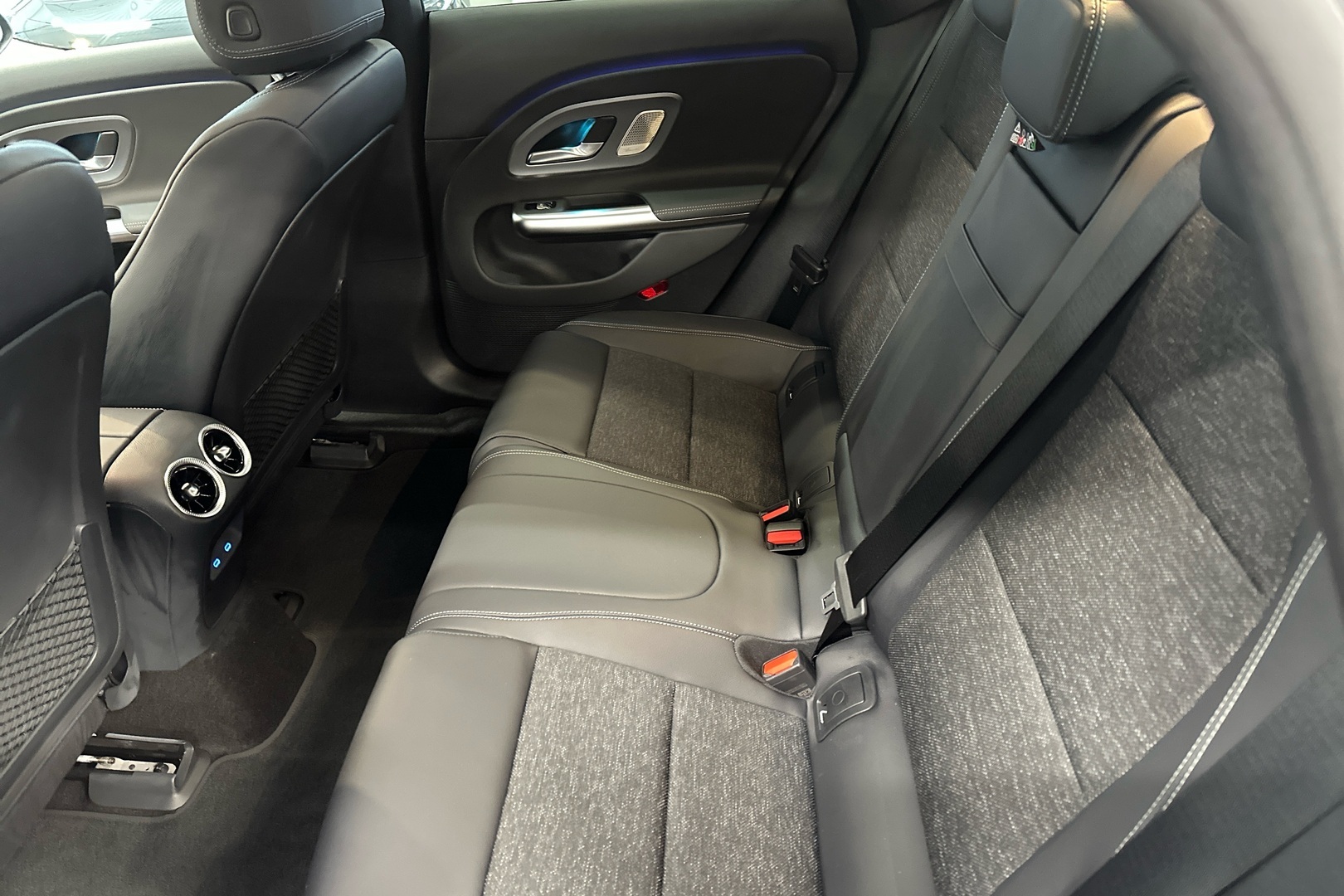 MERCEDES-BENZ CLA 2025