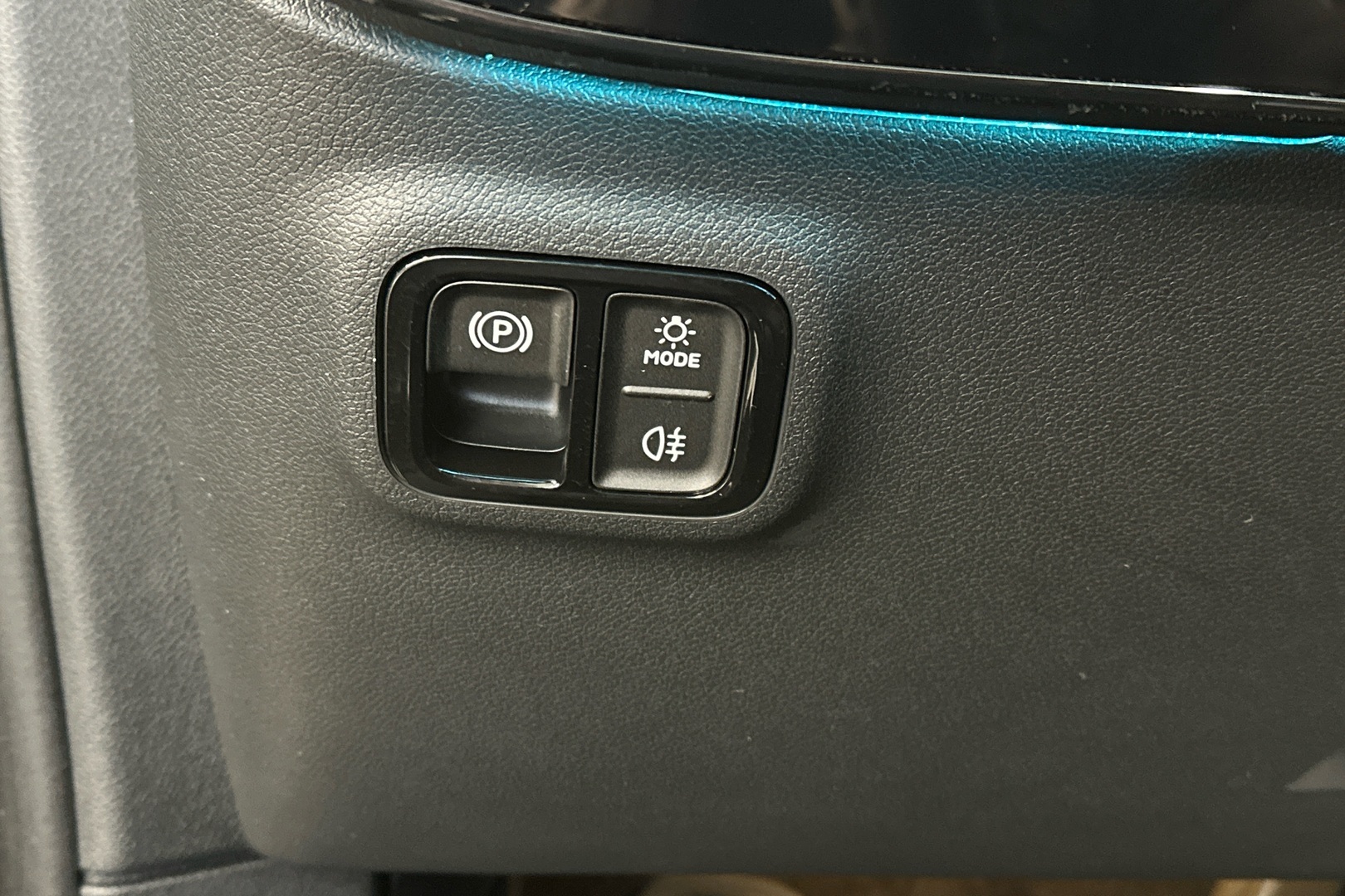 MERCEDES-BENZ CLA 2025