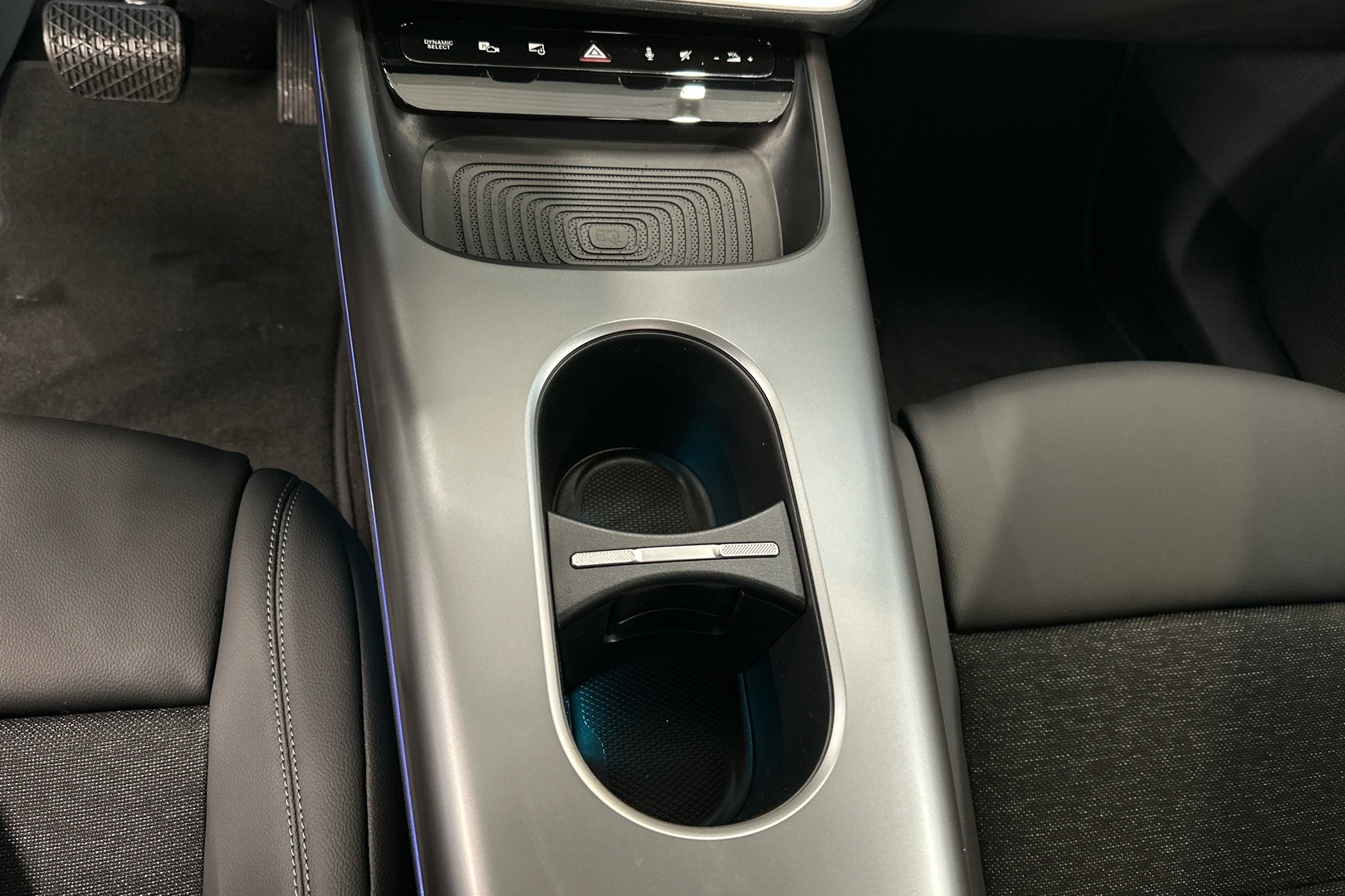 MERCEDES-BENZ CLA 2025