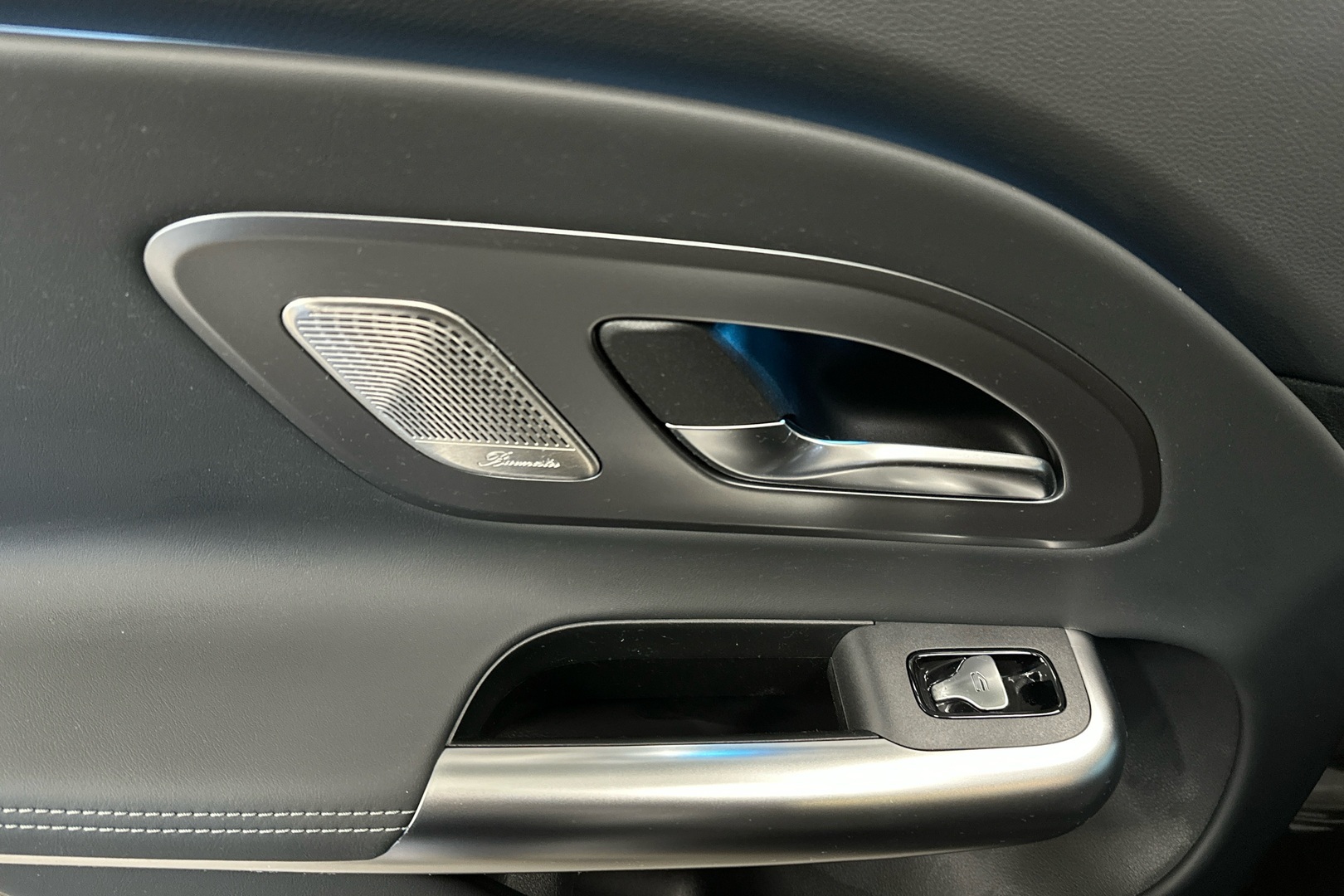 MERCEDES-BENZ CLA 2025