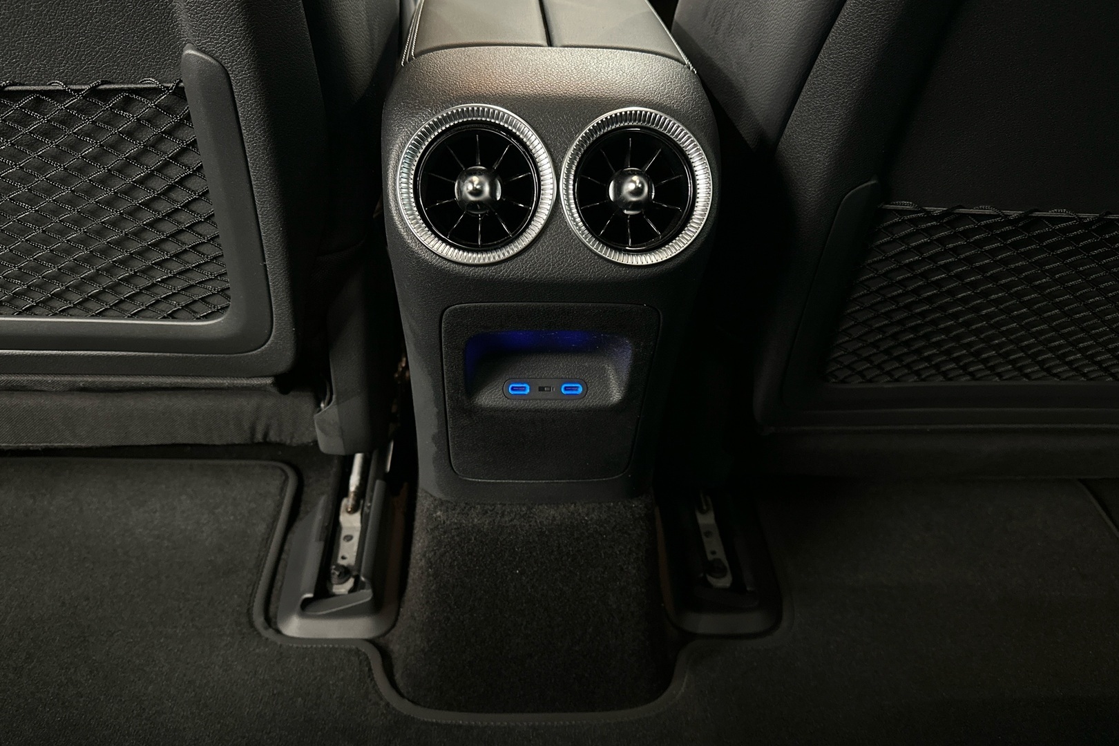 MERCEDES-BENZ CLA 2025