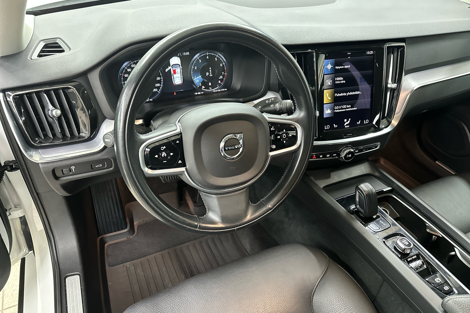 VOLVO V60 2021