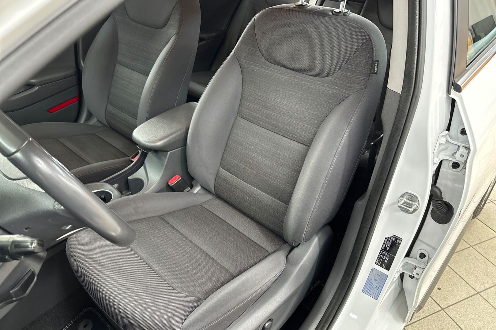 HYUNDAI IONIQ HYBRID 2017