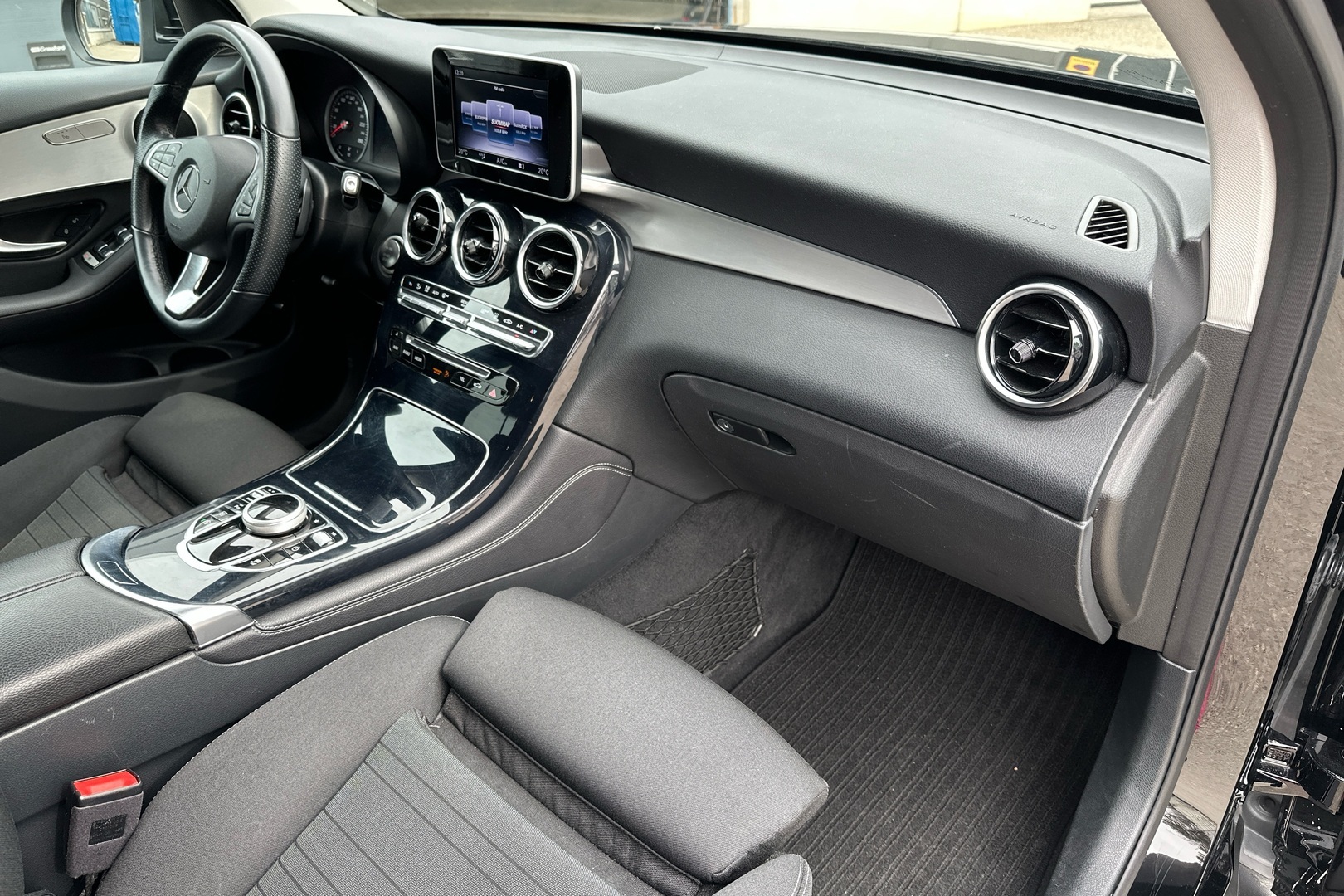 MERCEDES-BENZ GLC 2019