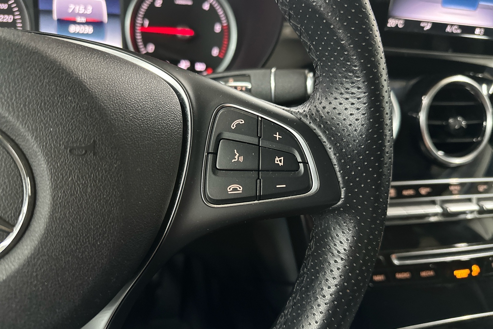 MERCEDES-BENZ GLC 2019