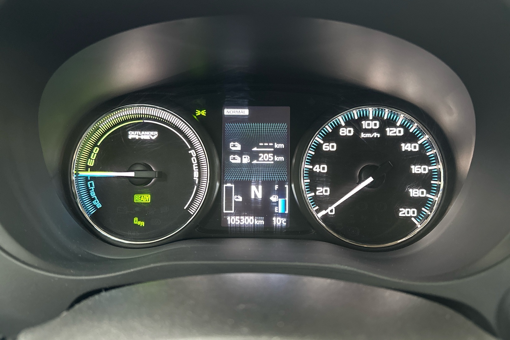 MITSUBISHI Outlander PHEV 2017