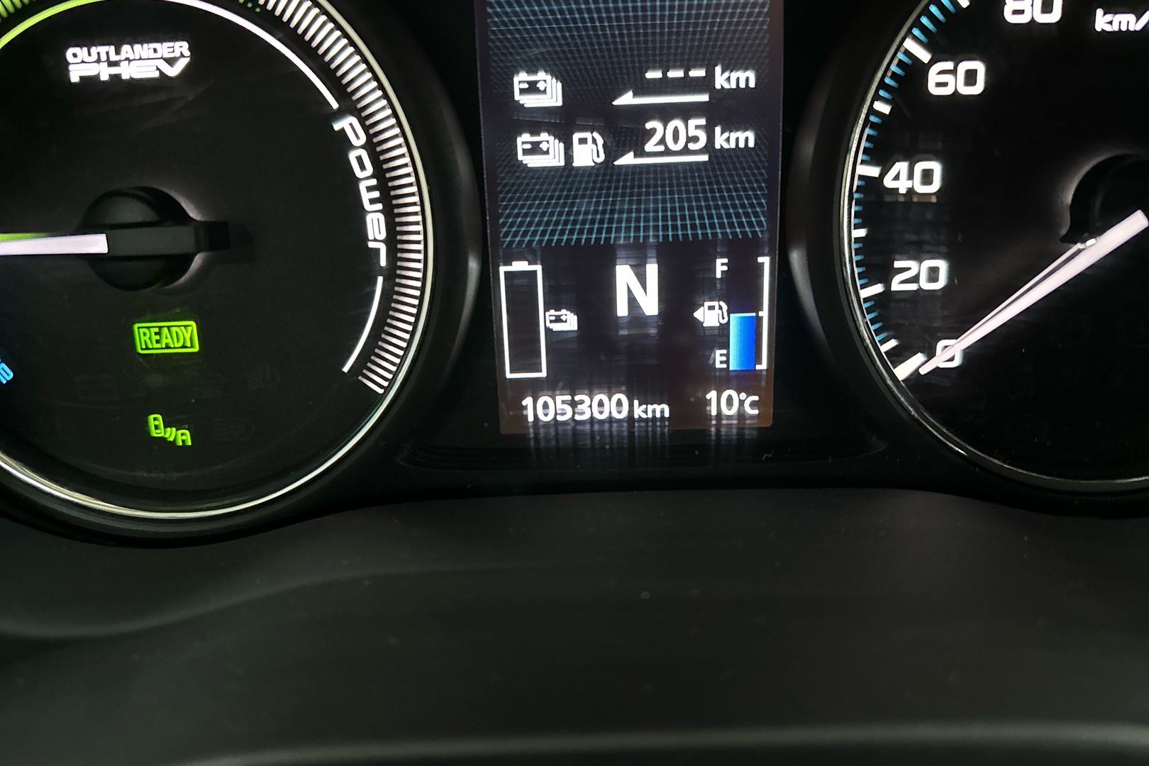 MITSUBISHI Outlander PHEV 2017