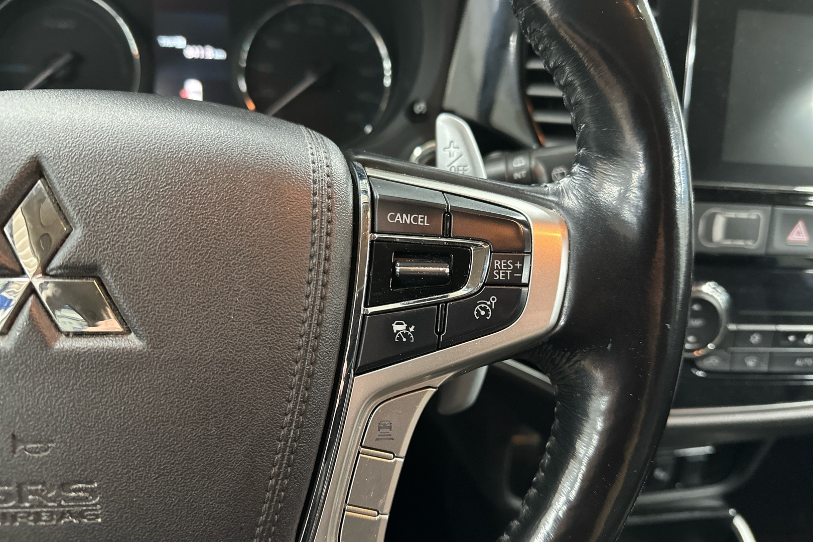 MITSUBISHI Outlander PHEV 2017