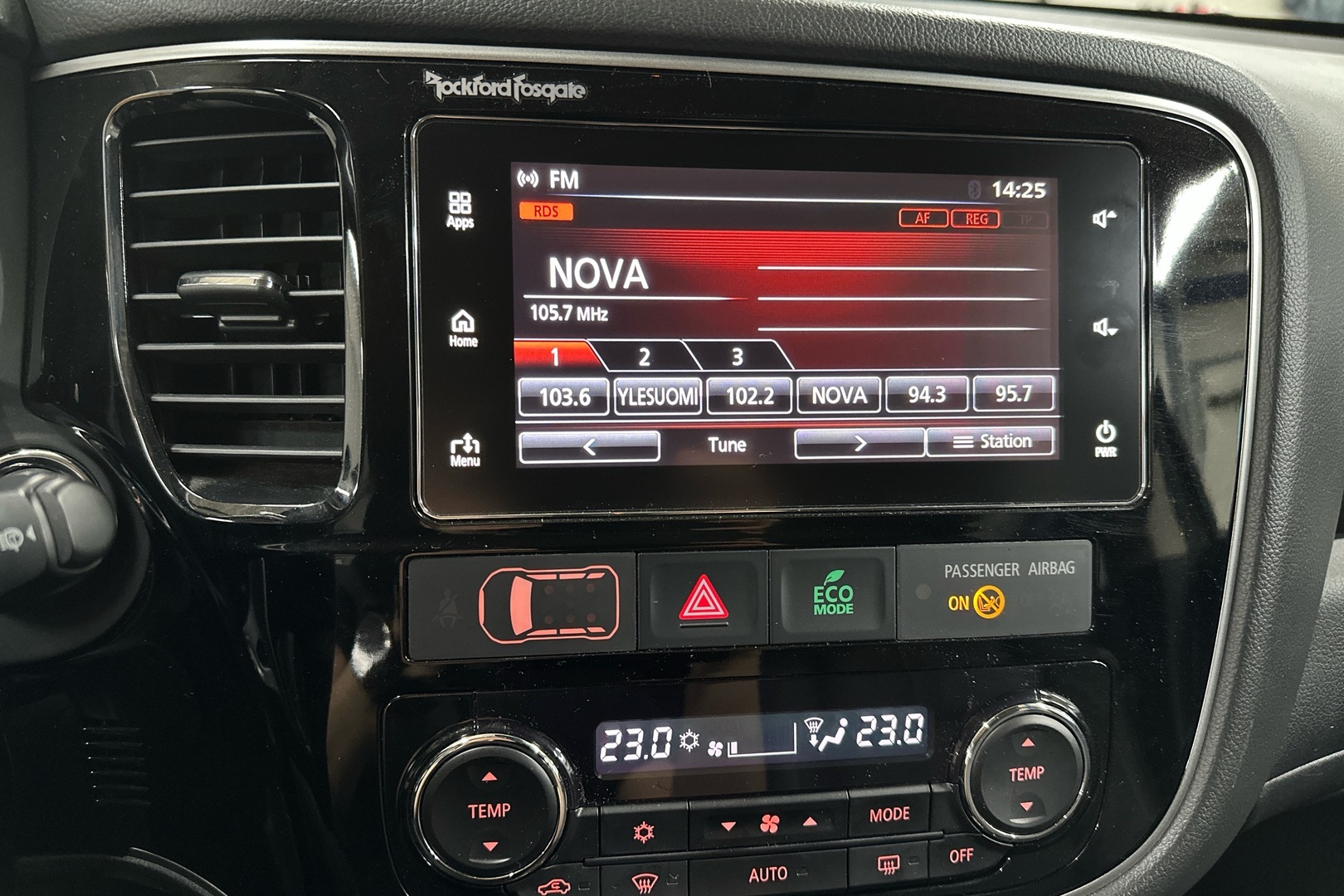 MITSUBISHI Outlander PHEV 2017