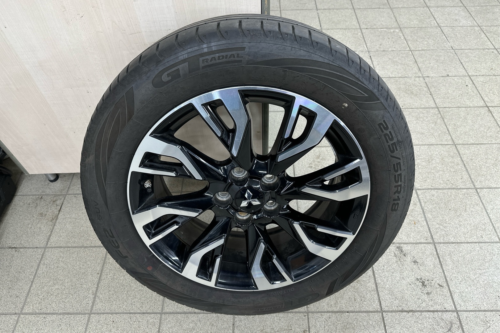 MITSUBISHI Outlander PHEV 2017