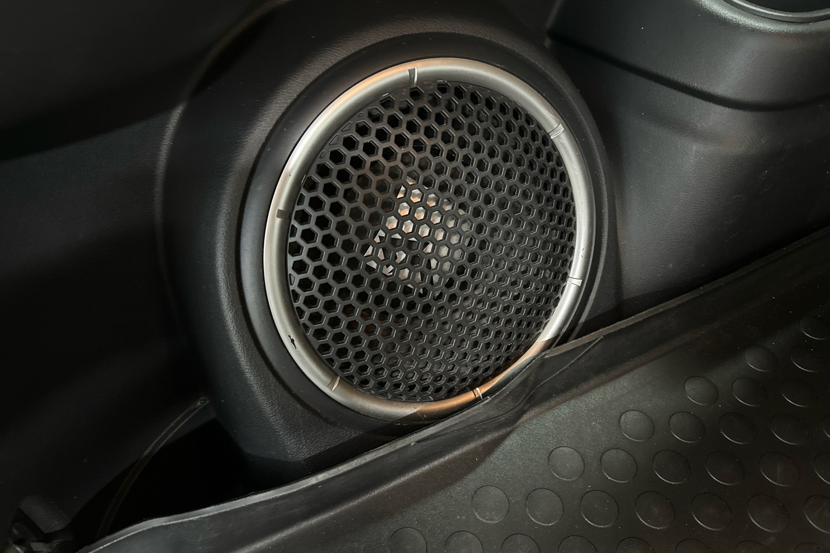 MITSUBISHI Outlander PHEV 2017