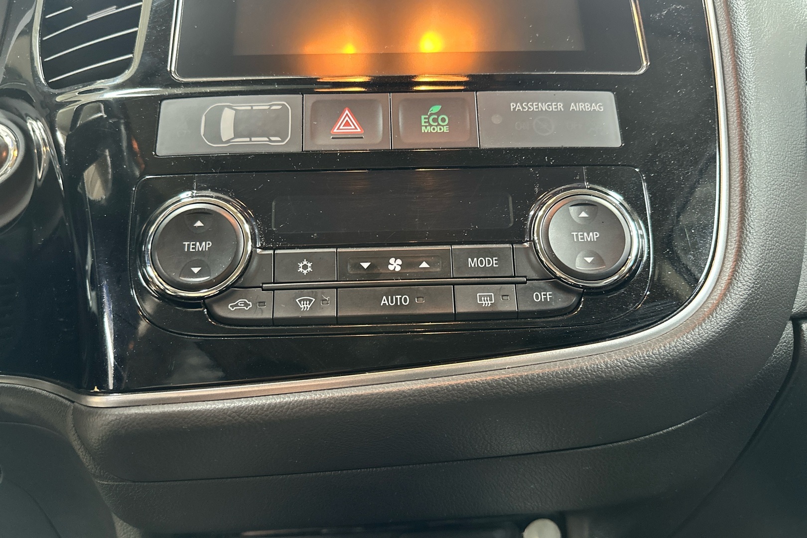 MITSUBISHI Outlander PHEV 2017