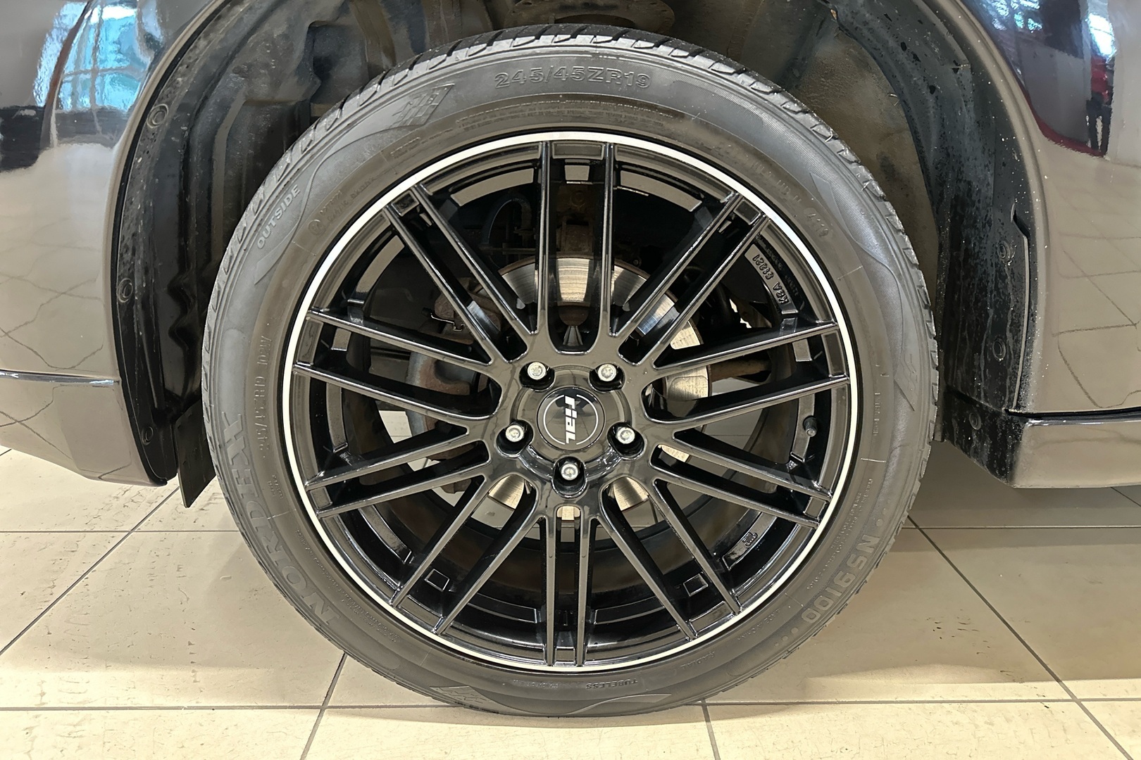 MITSUBISHI Outlander PHEV 2013