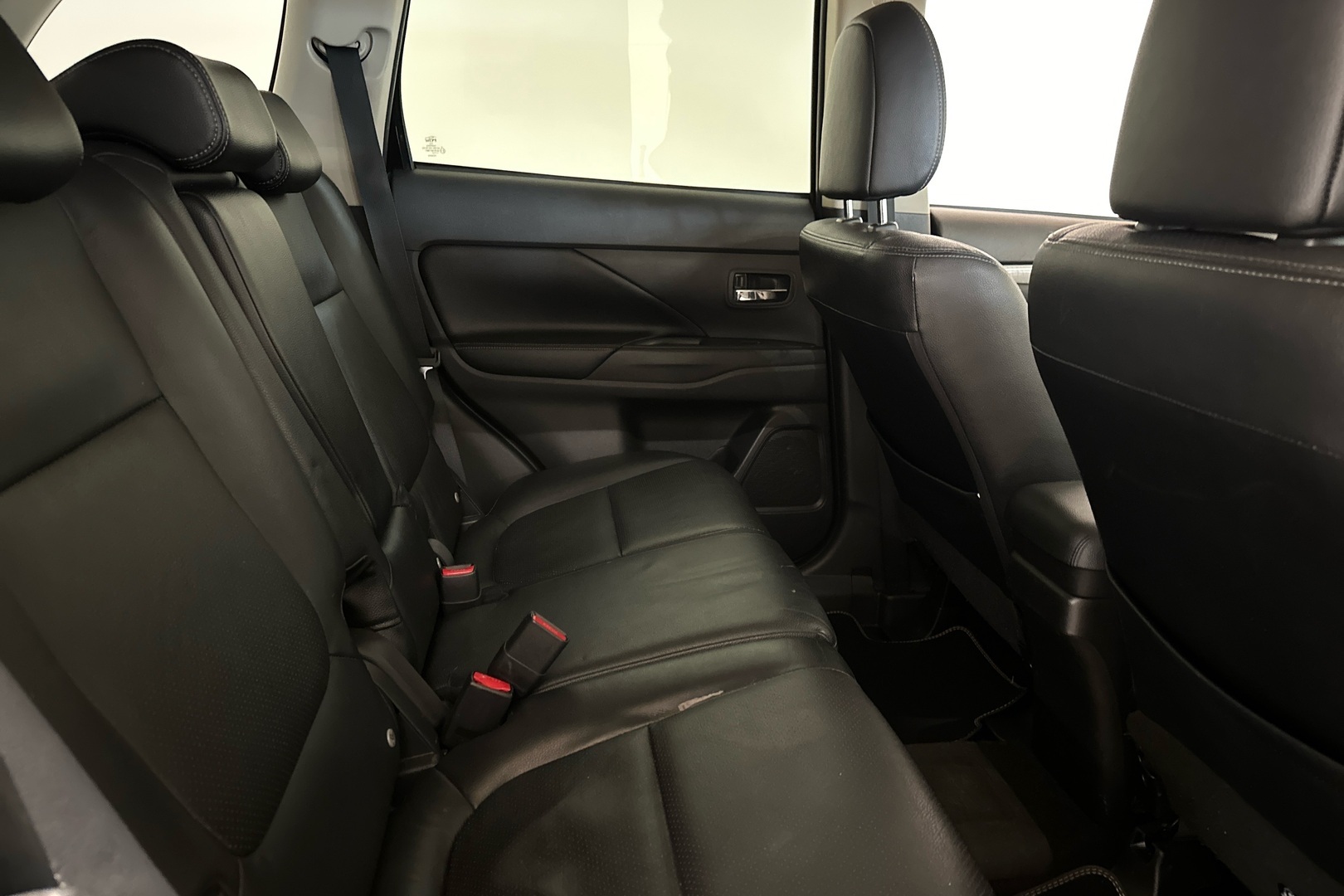 MITSUBISHI Outlander PHEV 2013