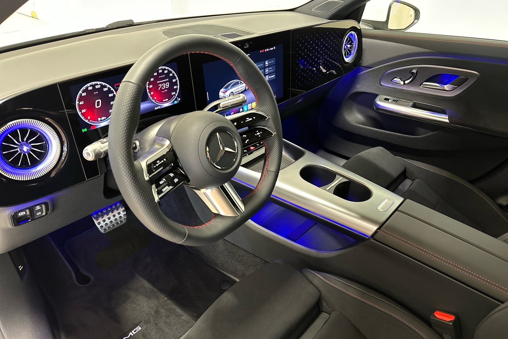 MERCEDES-BENZ CLA 2025