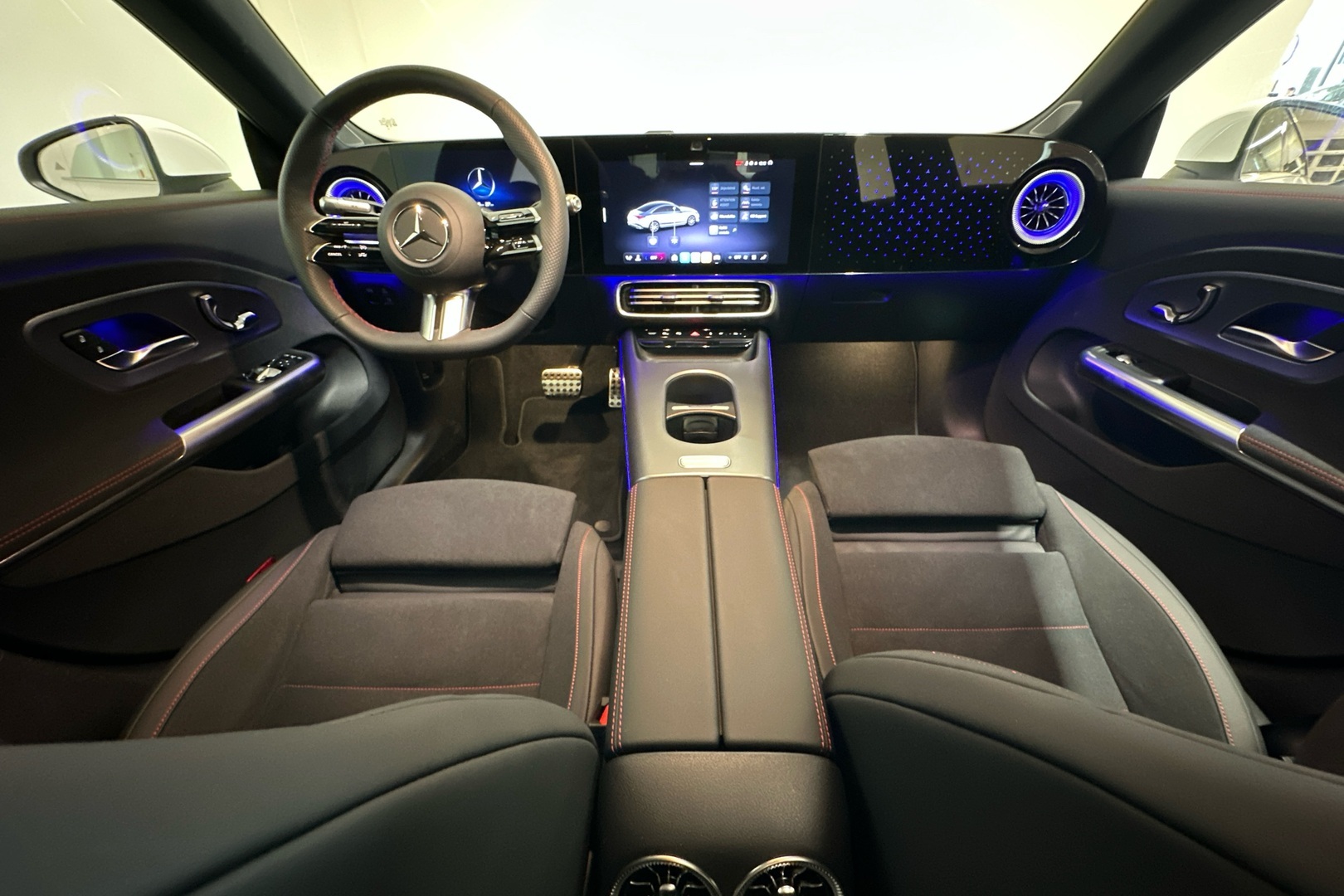 MERCEDES-BENZ CLA 2025