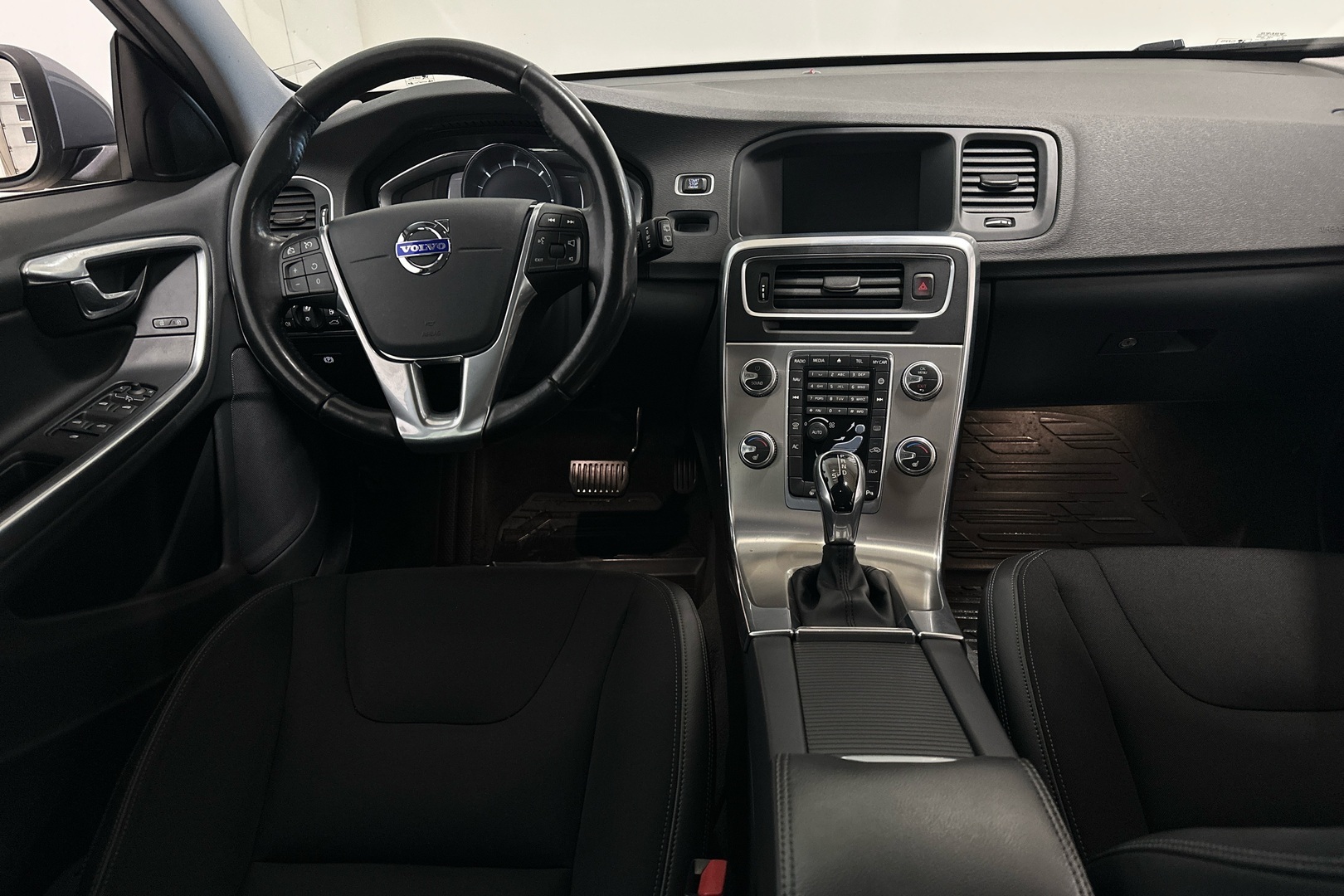 VOLVO V60 2017