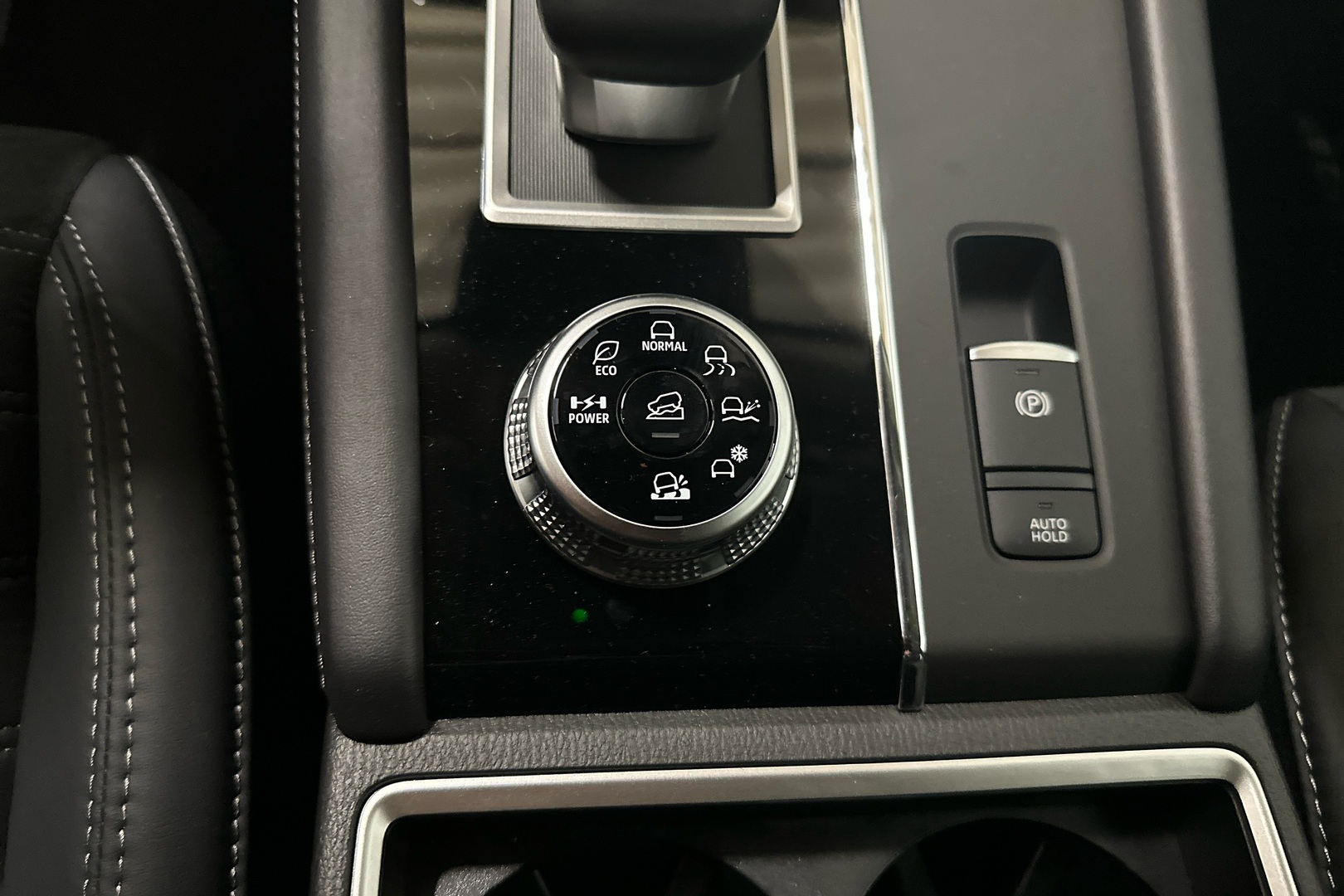 MITSUBISHI Outlander 2025