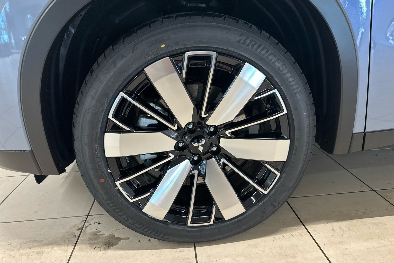 MITSUBISHI Outlander 2025