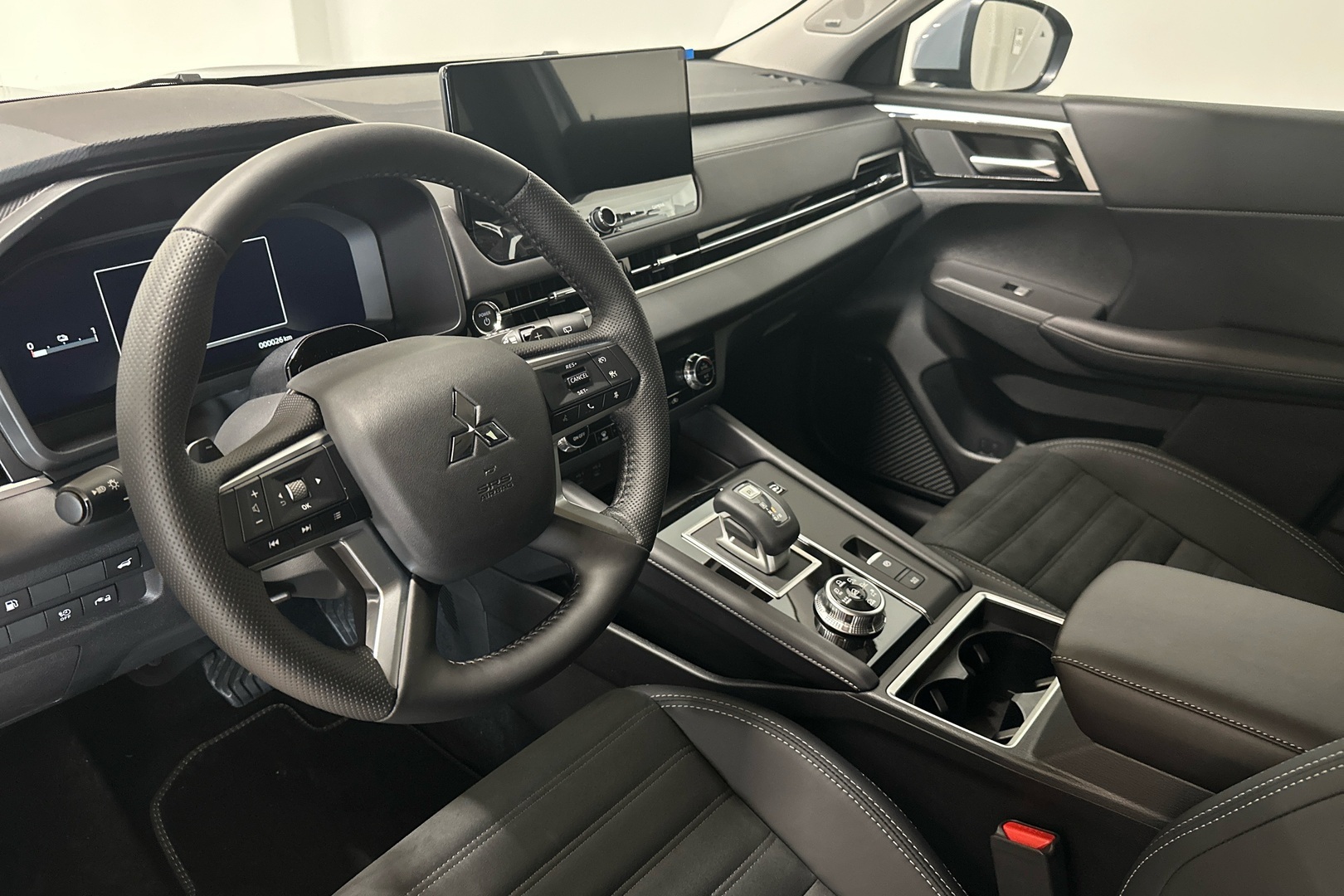 MITSUBISHI Outlander 2025