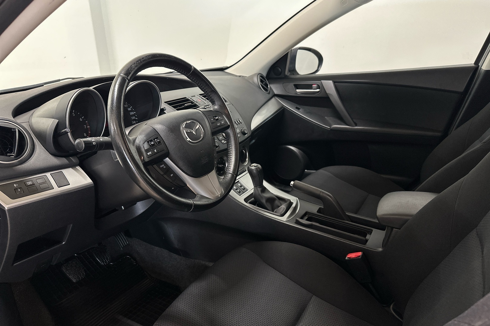 MAZDA Mazda3 6