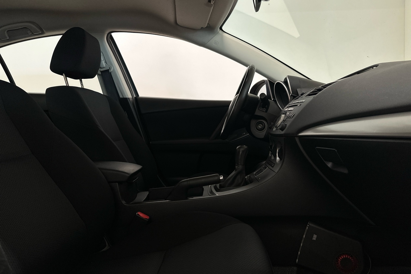 MAZDA Mazda3 8