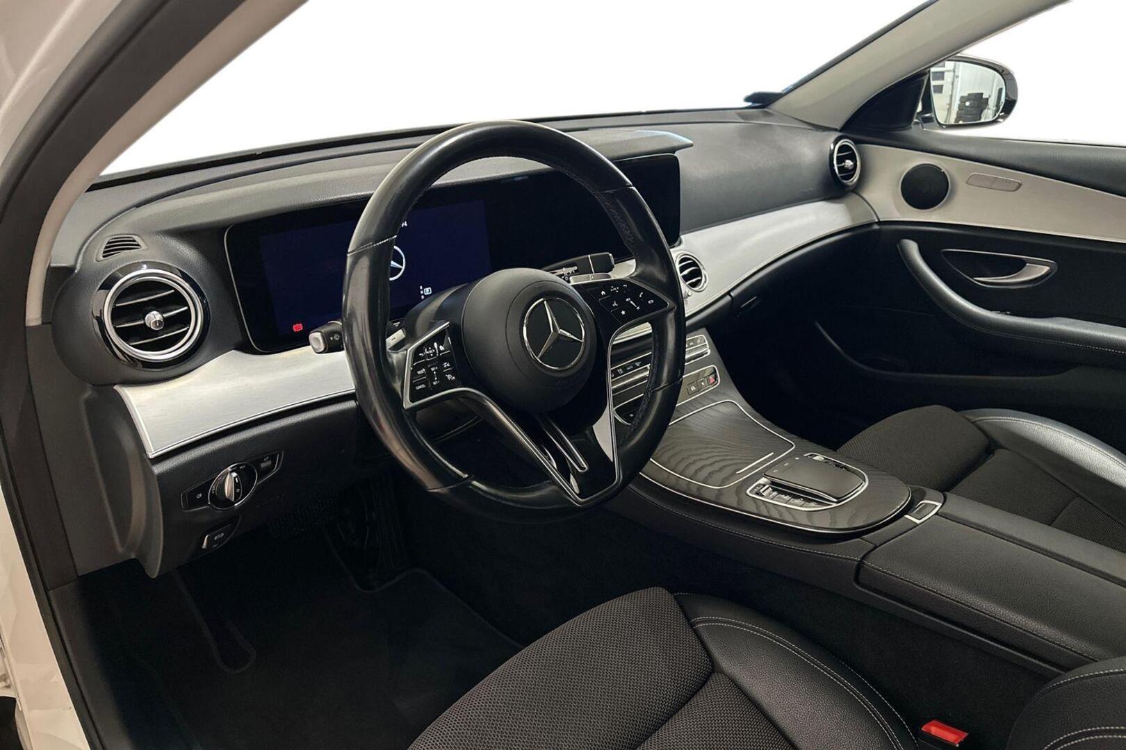 MERCEDES-BENZ E 8