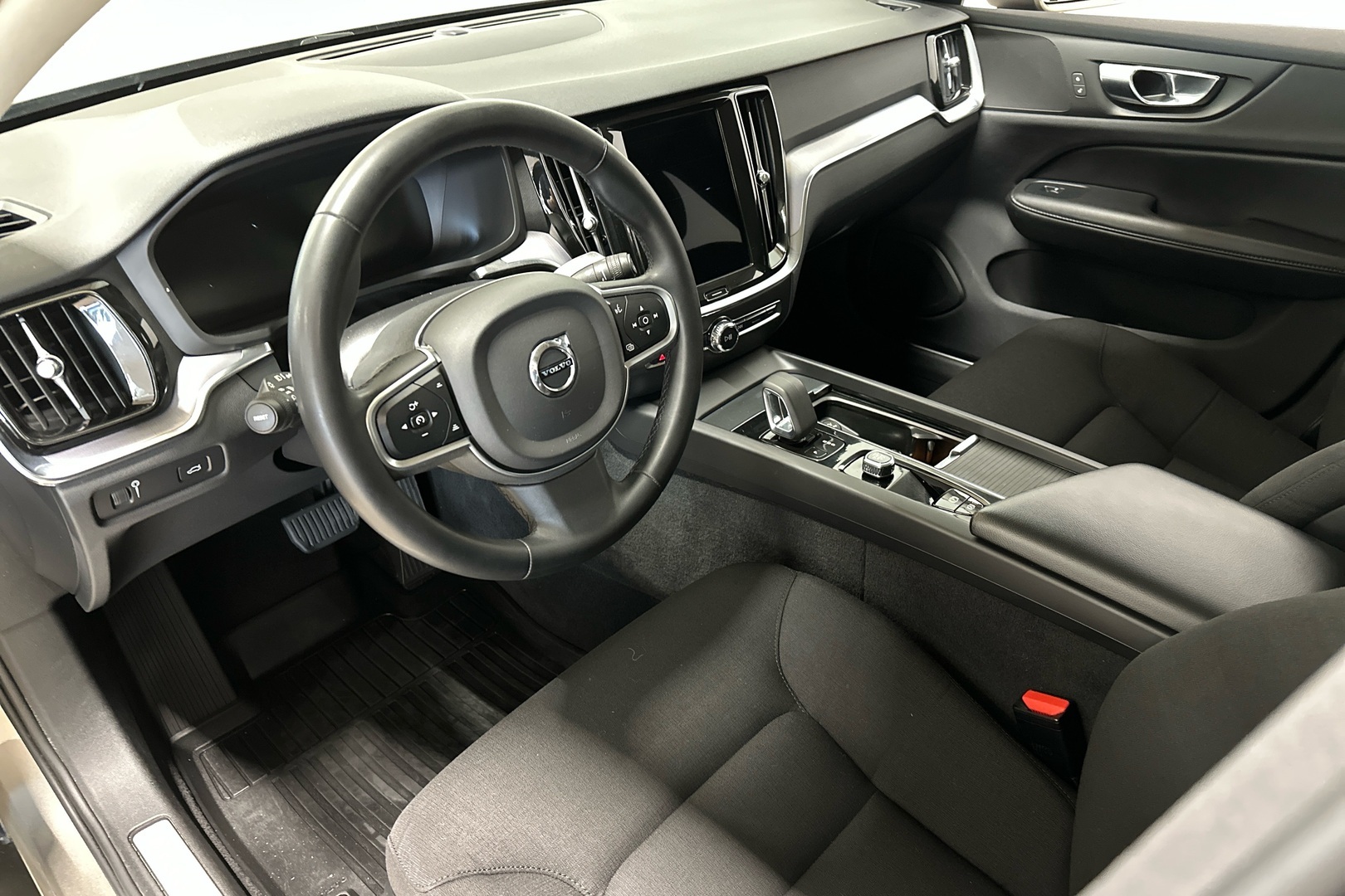VOLVO V60 2021