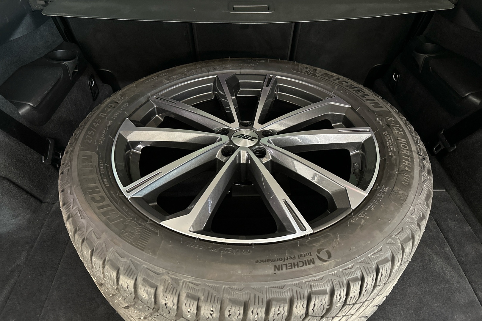 VOLVO XC90 2023
