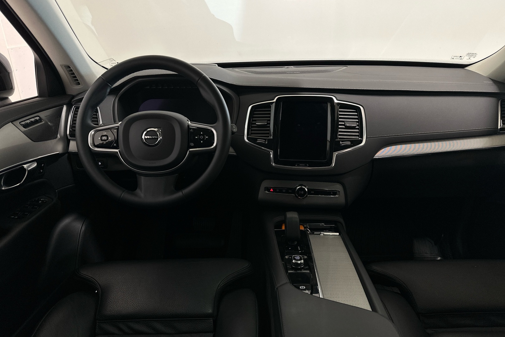 VOLVO XC90 2023