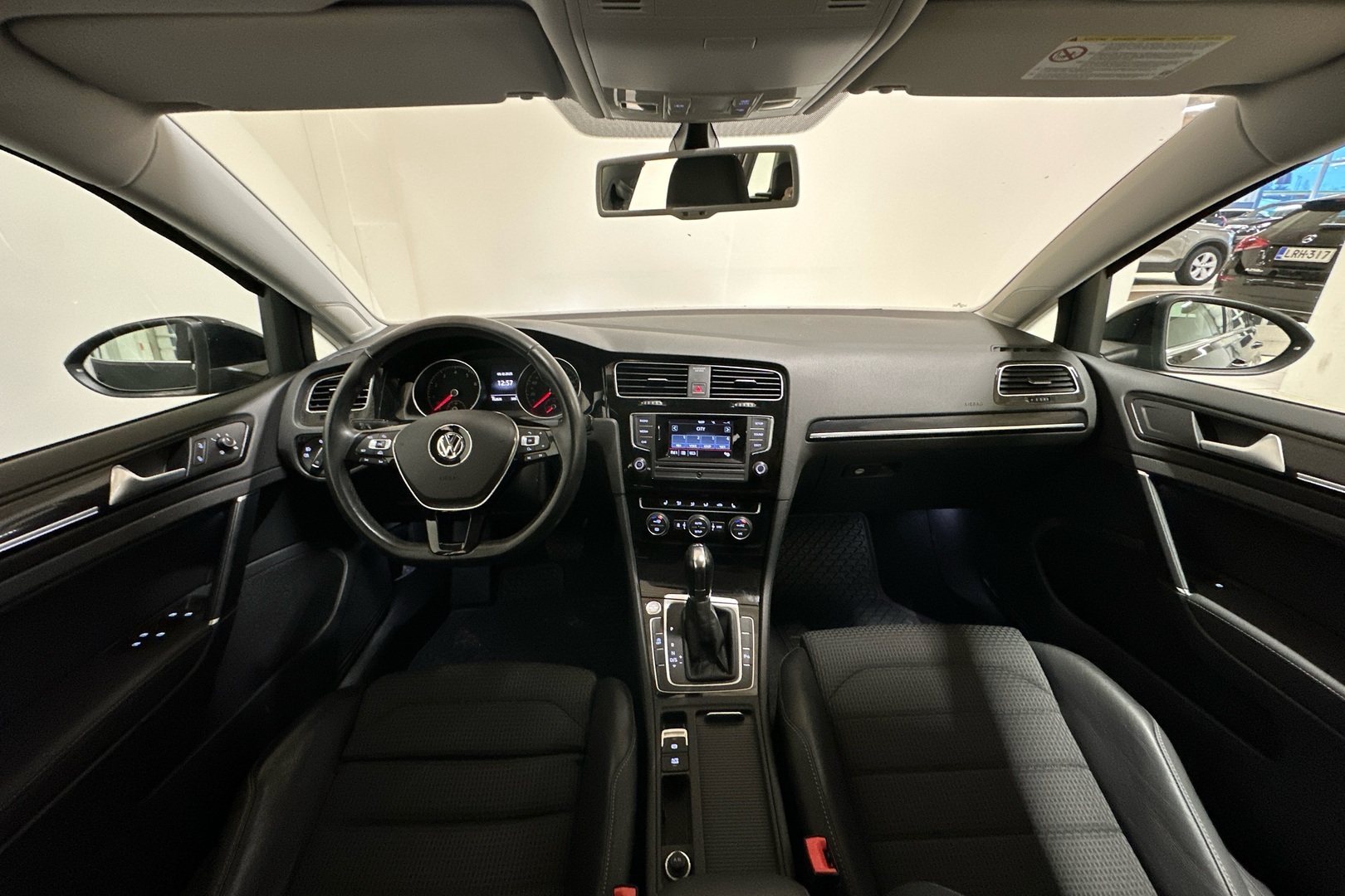 VOLKSWAGEN Golf 2014