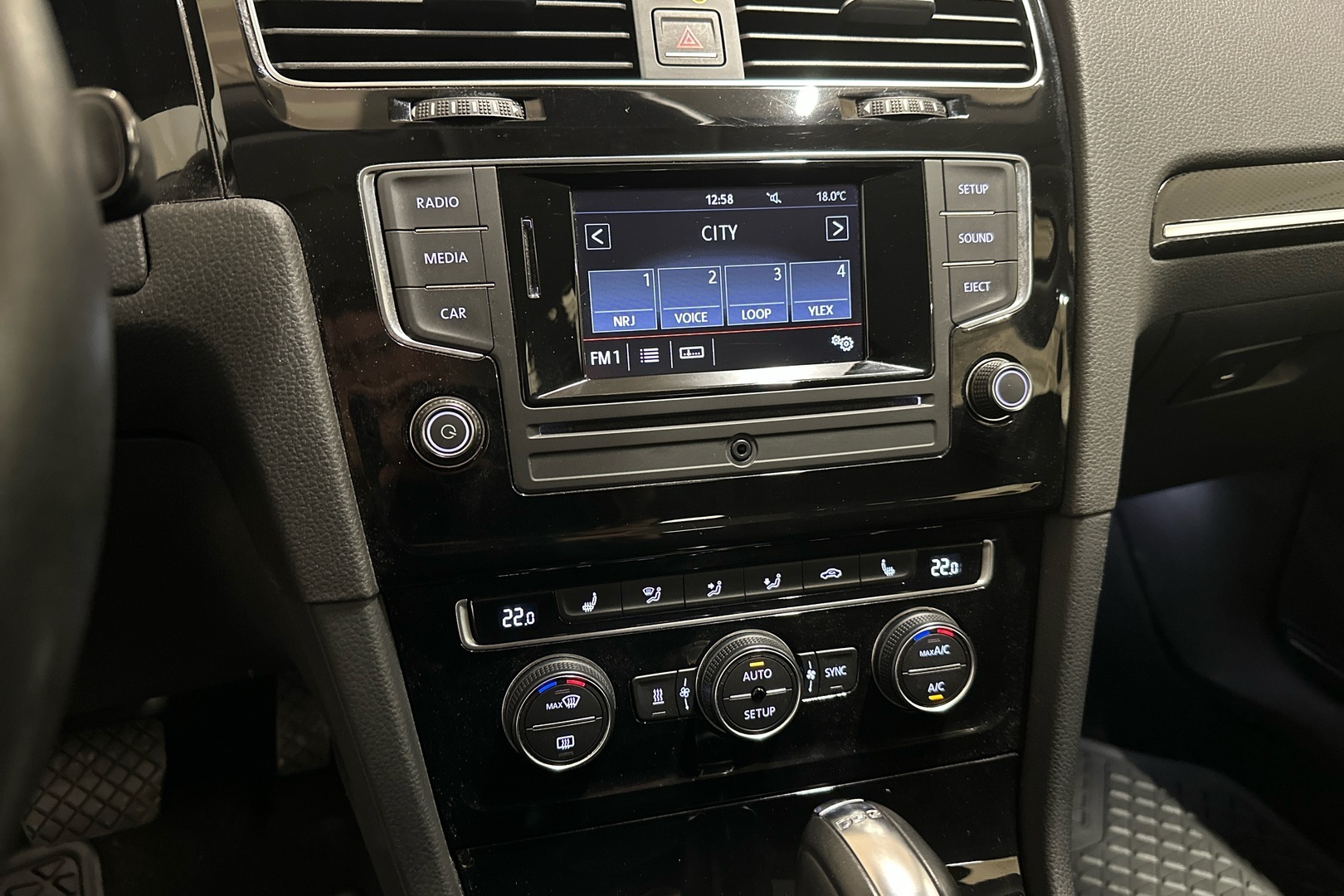 VOLKSWAGEN Golf 2014