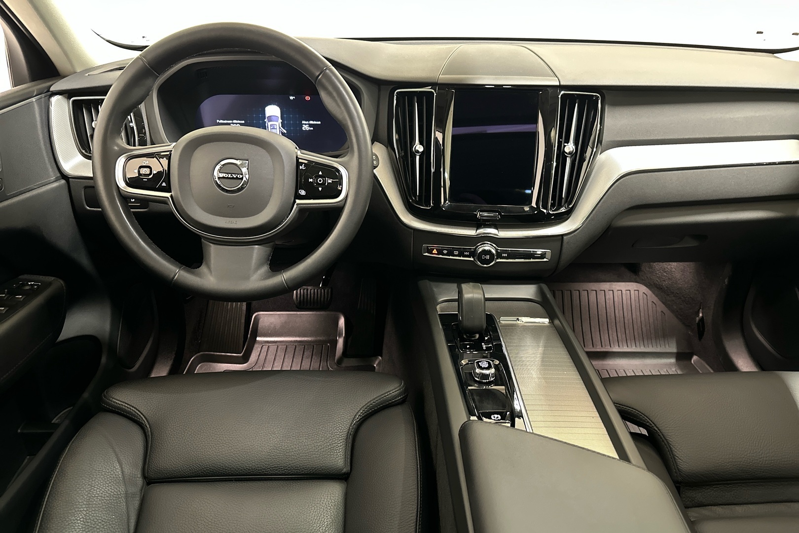 VOLVO XC60 2023
