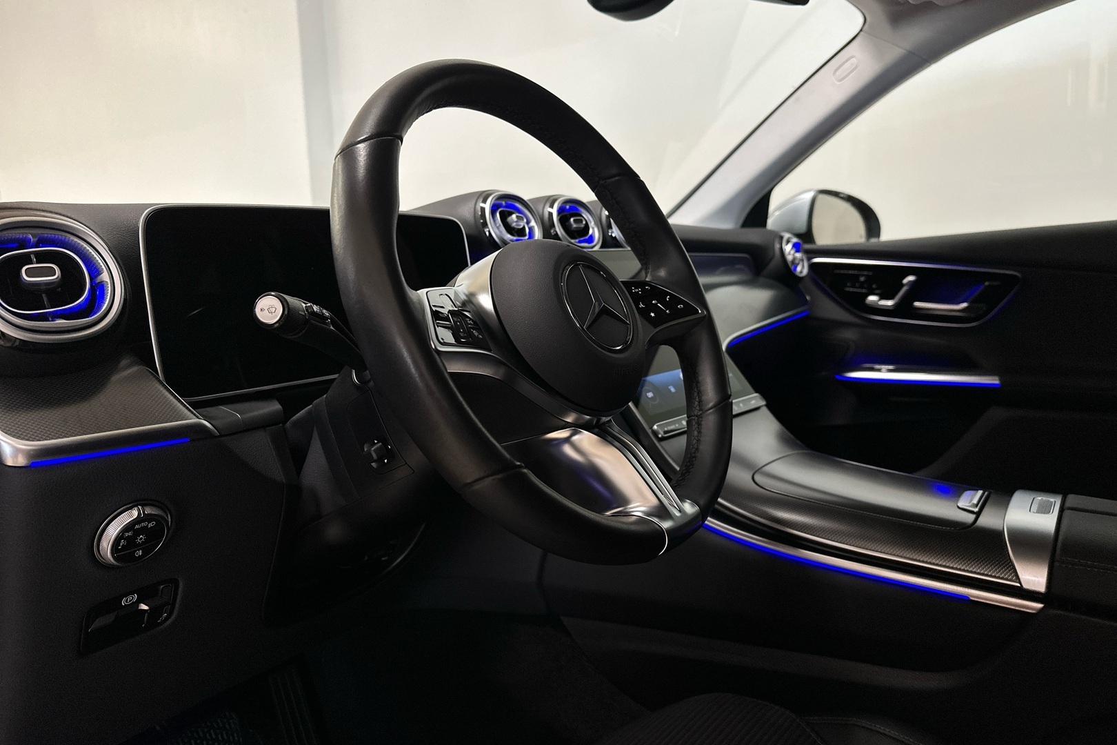 MERCEDES-BENZ GLC 2025