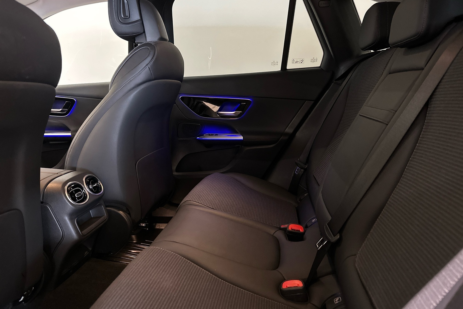 MERCEDES-BENZ GLC 2025
