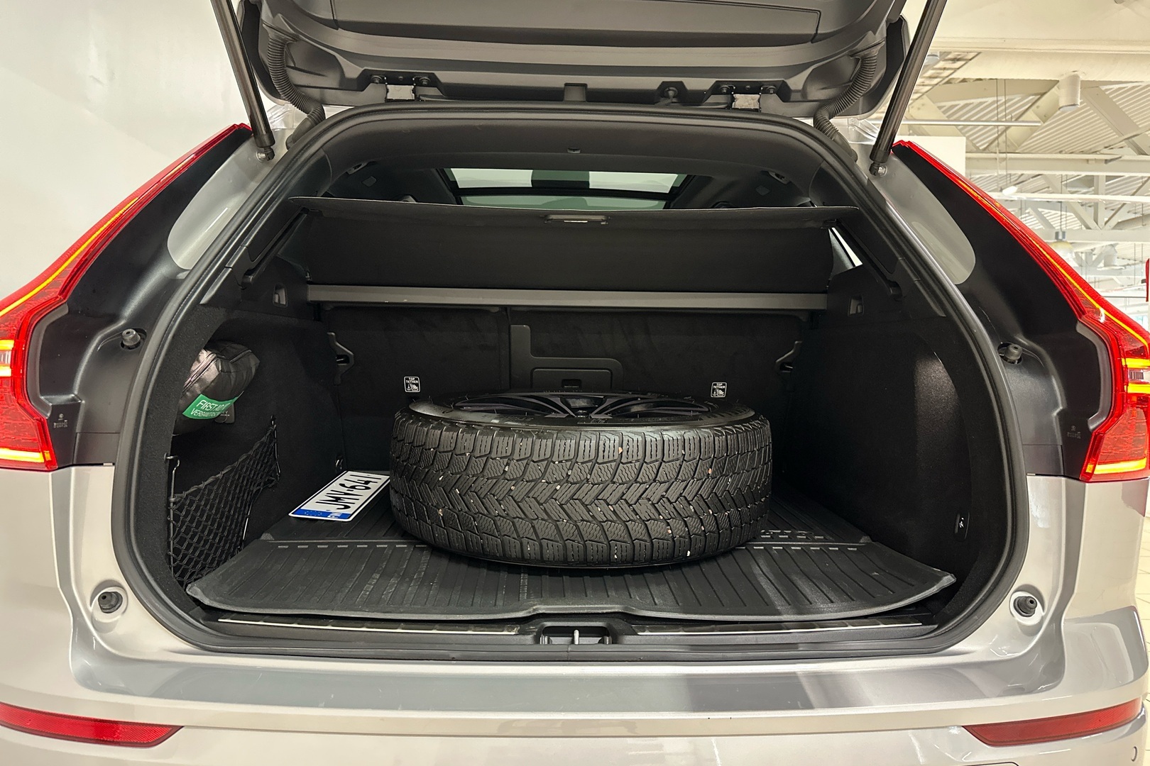 VOLVO XC60 2023