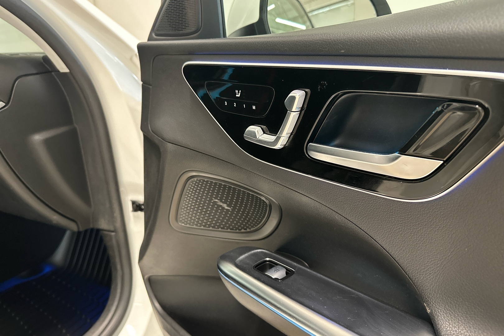 MERCEDES-BENZ C 2023